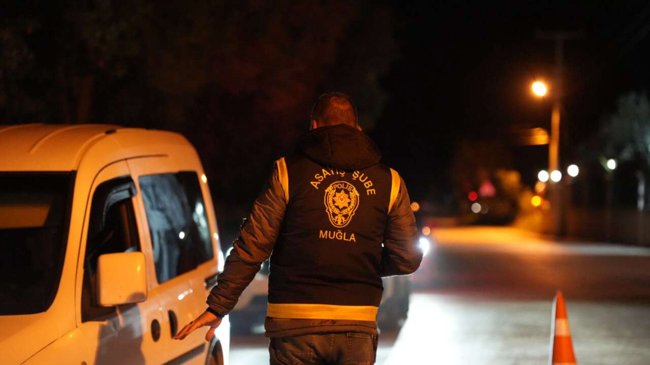 Menteşe’de Yılbaşı Öncesi Asayiş ve Trafik Denetimleri Artırıldı 9